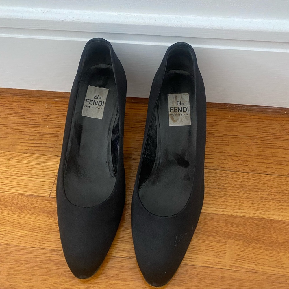 Vintage Fendi black kitten heel